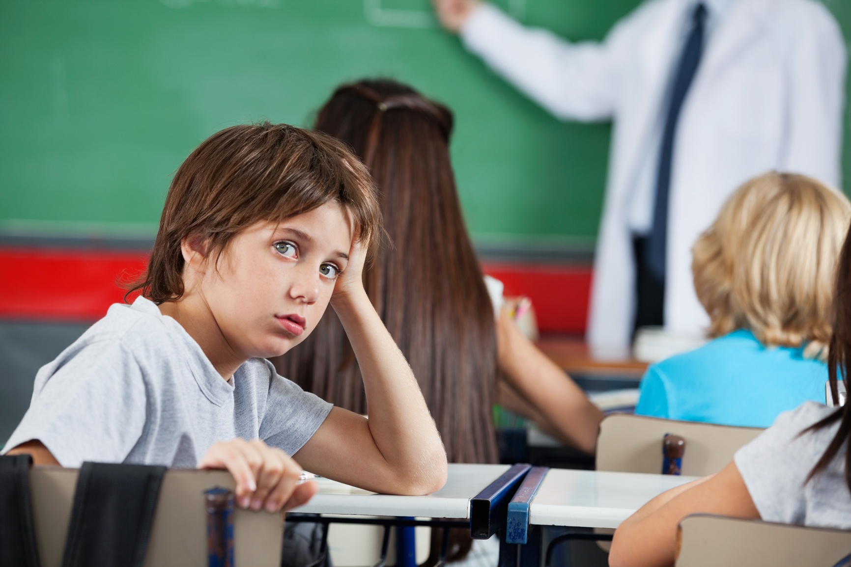 Students problems. Ученики в школе. Подростки в школе. Дети в классе. Школьники на уроке.